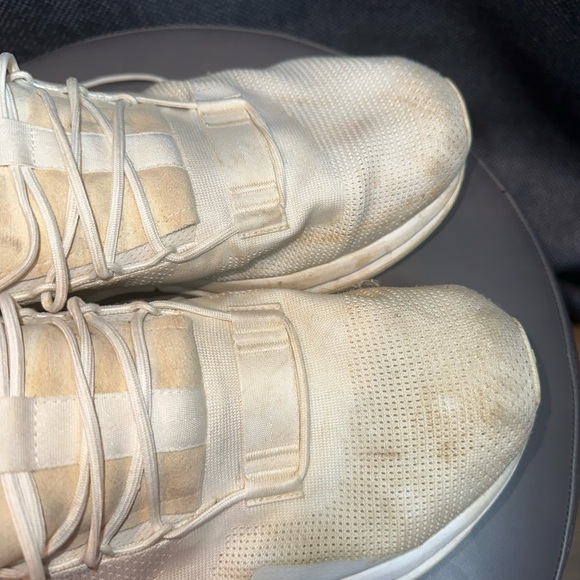 On Cloud Novas - Picture 4 of 6